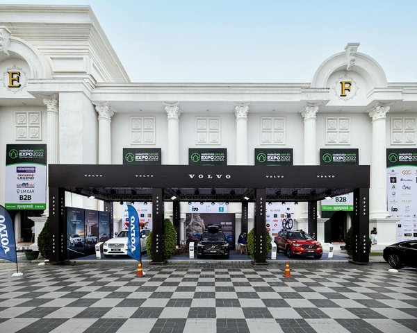 Maitriser la route sous la pluie : Guide ultime de sécurité et stabilité